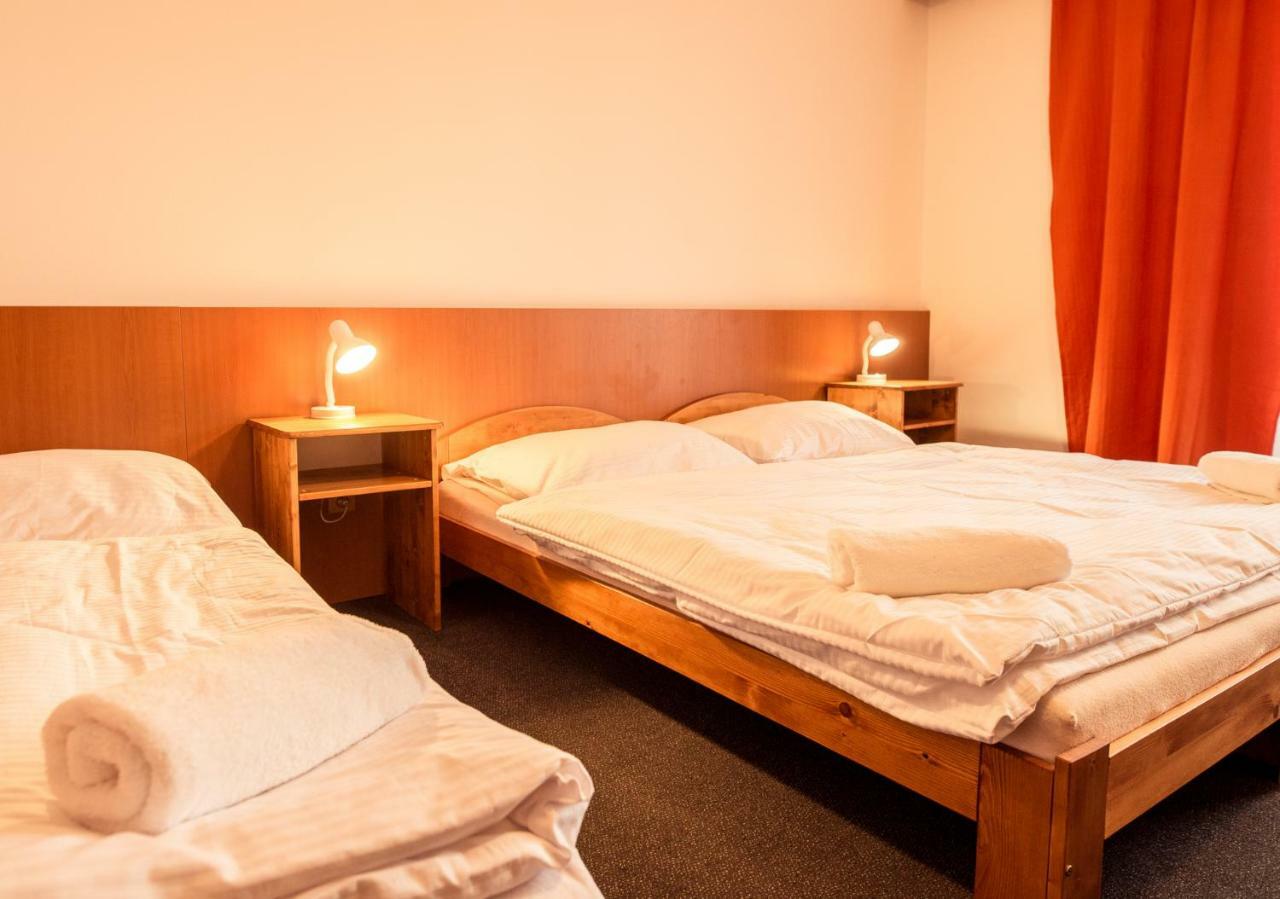 Horsky Hotel Kozubova Долни-Ломна Экстерьер фото